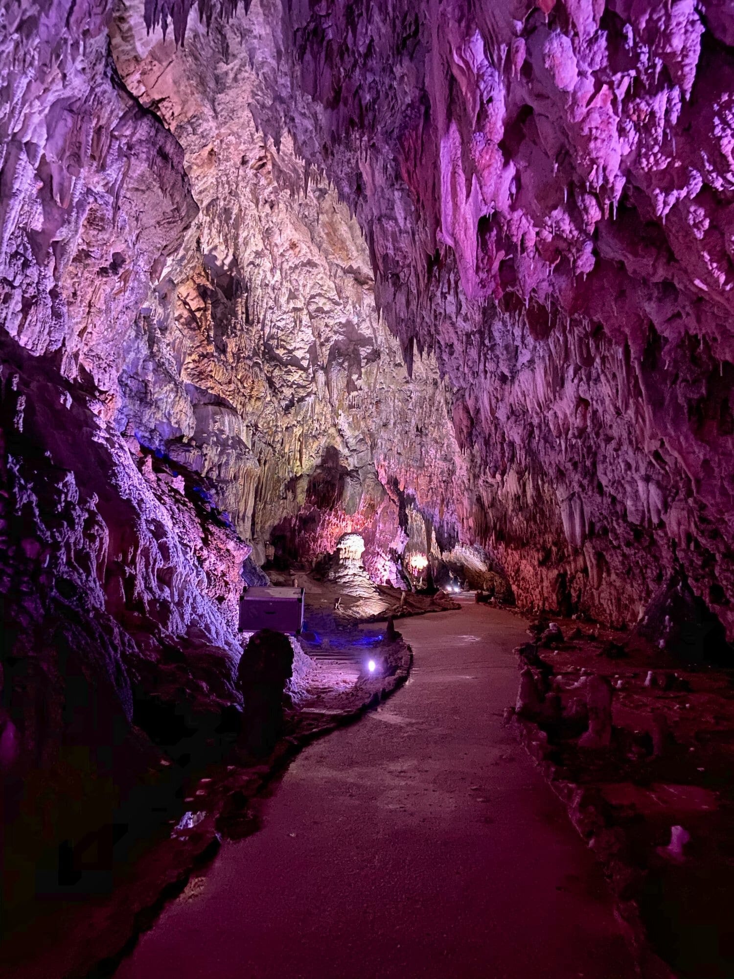 Пещеры в Пертозе. Grotte di Pertosa-Auletta