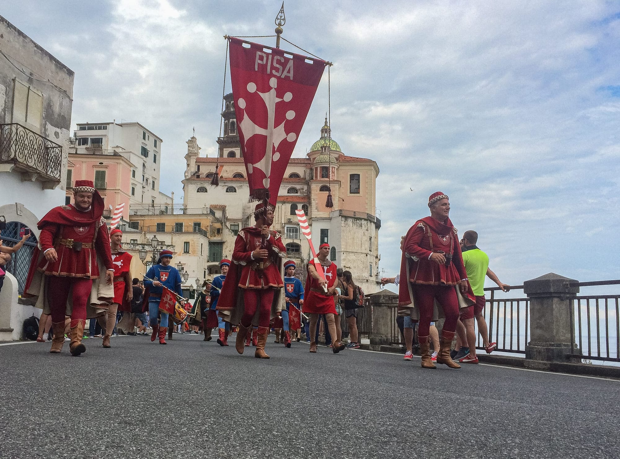 Как отмечали регату античных морских республик в городе Атрани