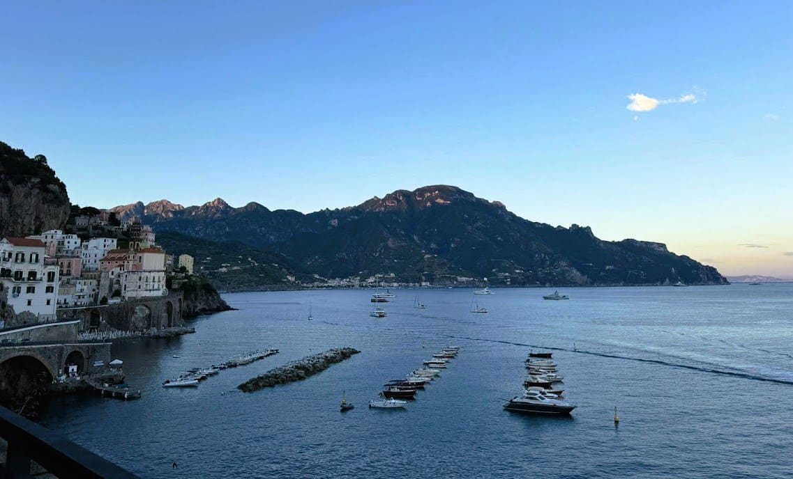 8 марта в Атрани: музыка, книги и разговор о правах женщин