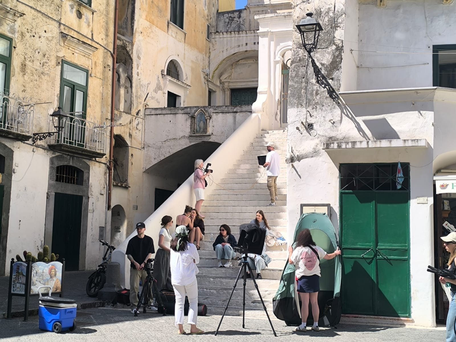 Атрани стал съемочной площадкой для брендов Mohito, Idol и DJI