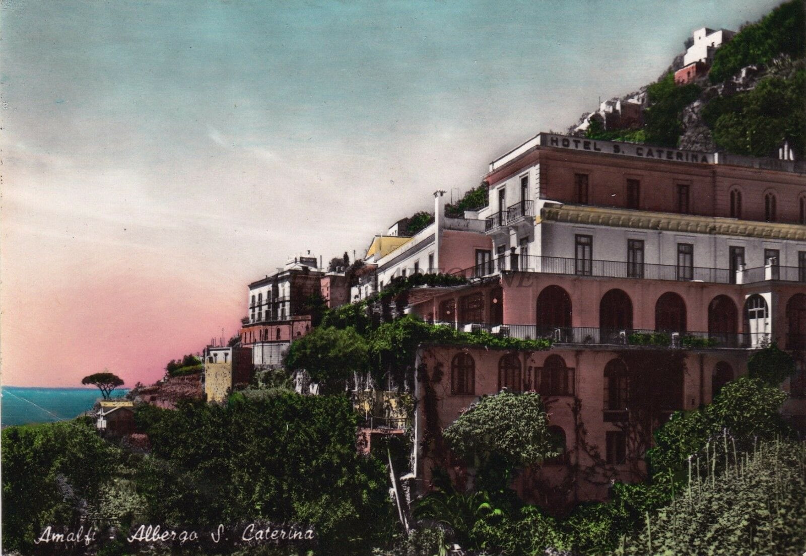 Отель Санта Катерина в Амальфи. Фото 1956. Отель размещается на вилле конца 19 века в свободном стиле, в живописном пейзаже побережья Амальфи..
