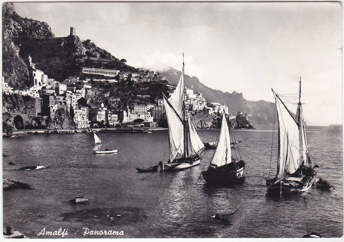 Парусники в порту Амальфи. 1957 год